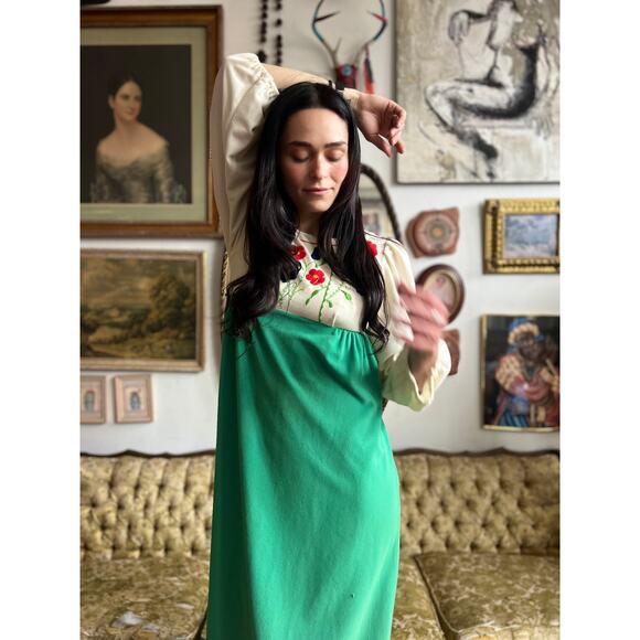 70s Embroidered Beige and Green Maxi Dress Size Small by Raymodes NY - Picture 11 of 11